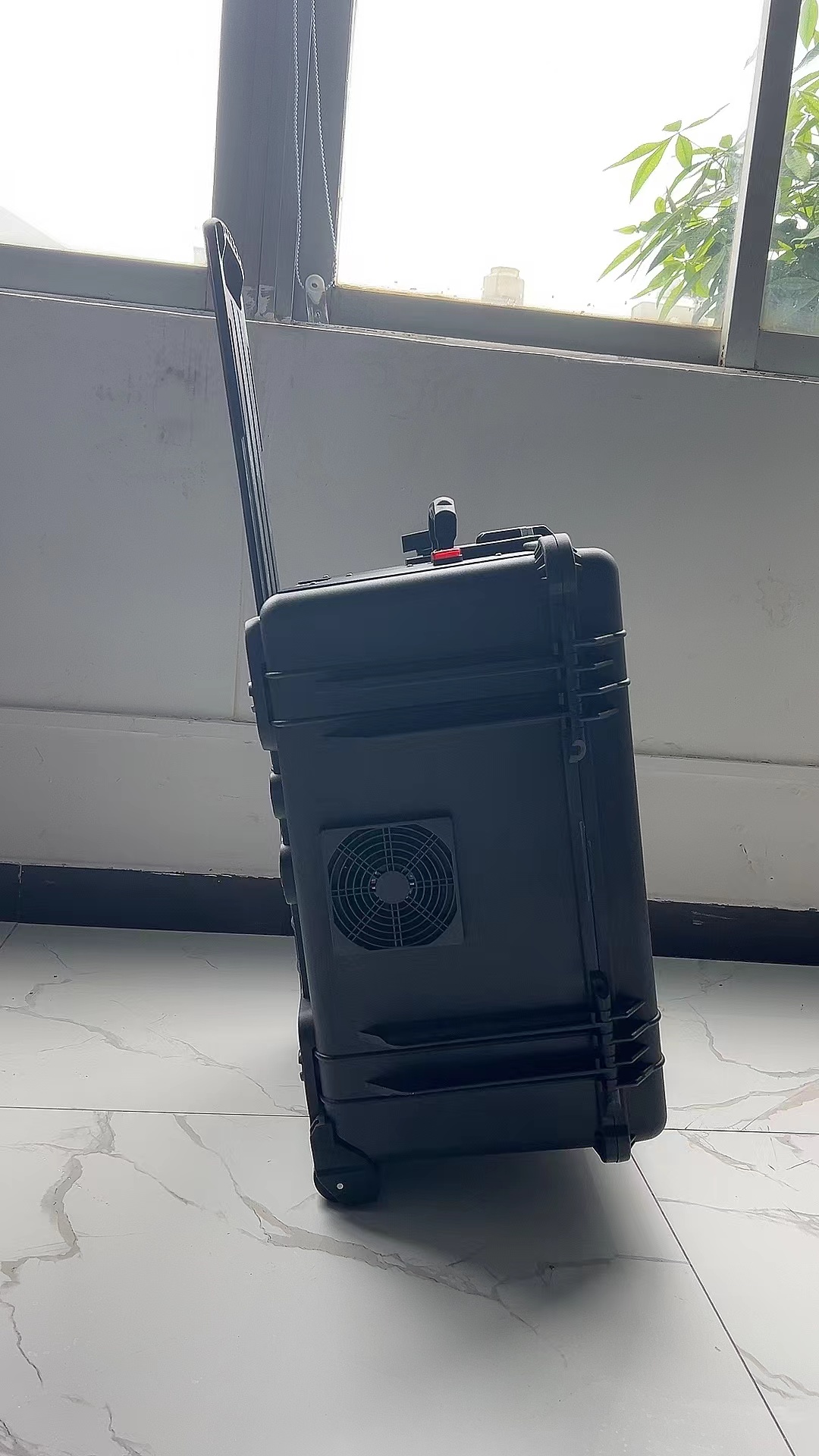 尉氏手拉箱型移动通信干扰器